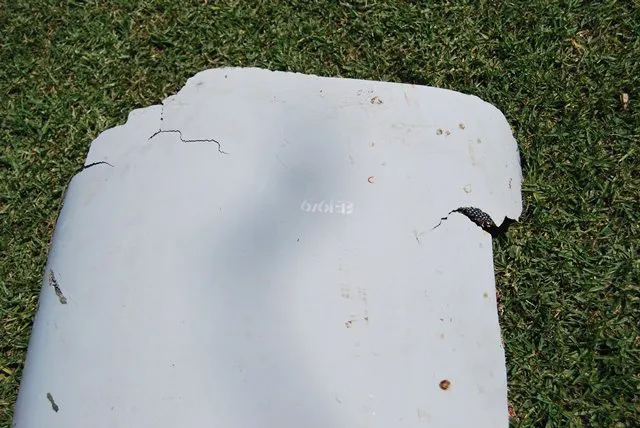 Confirmed MH370 wreckage shows it did not have a controlled landing.