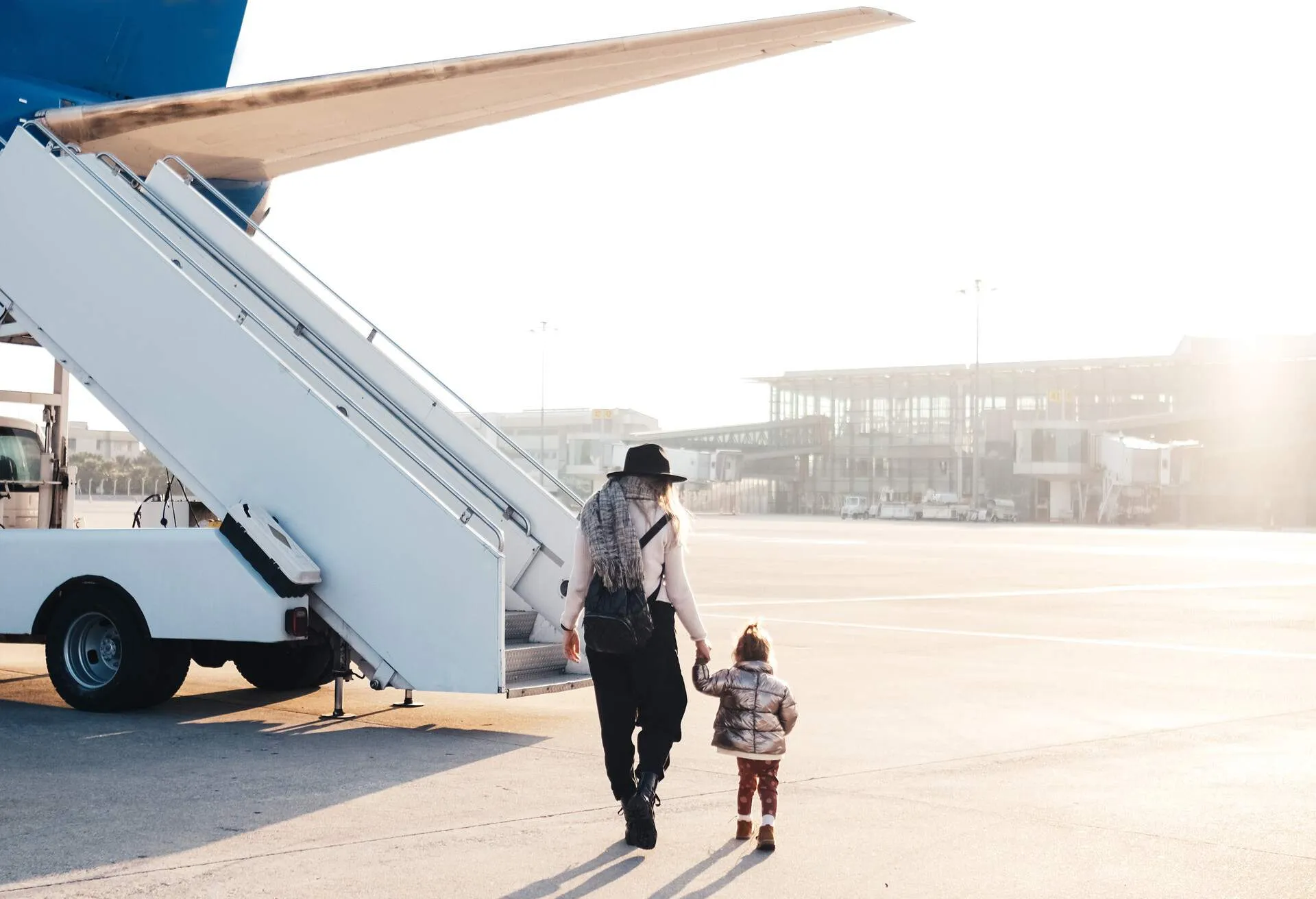 Alaska Airlines; carry-on size guide