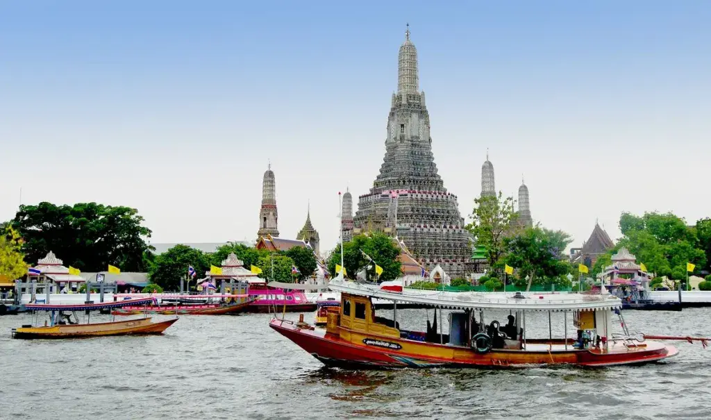 Ultimate Guide to Soi Nana, Bangkok: Explore the Vibrant Neighborhood Like a Local