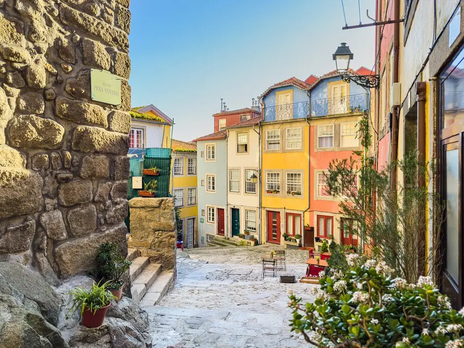 Explore Portugal: 10 Picturesque Towns Full of History and Charm